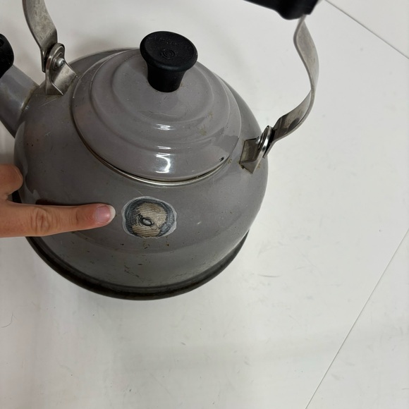 Le Creuset enamelled kettle grey - Picture 3 of 5